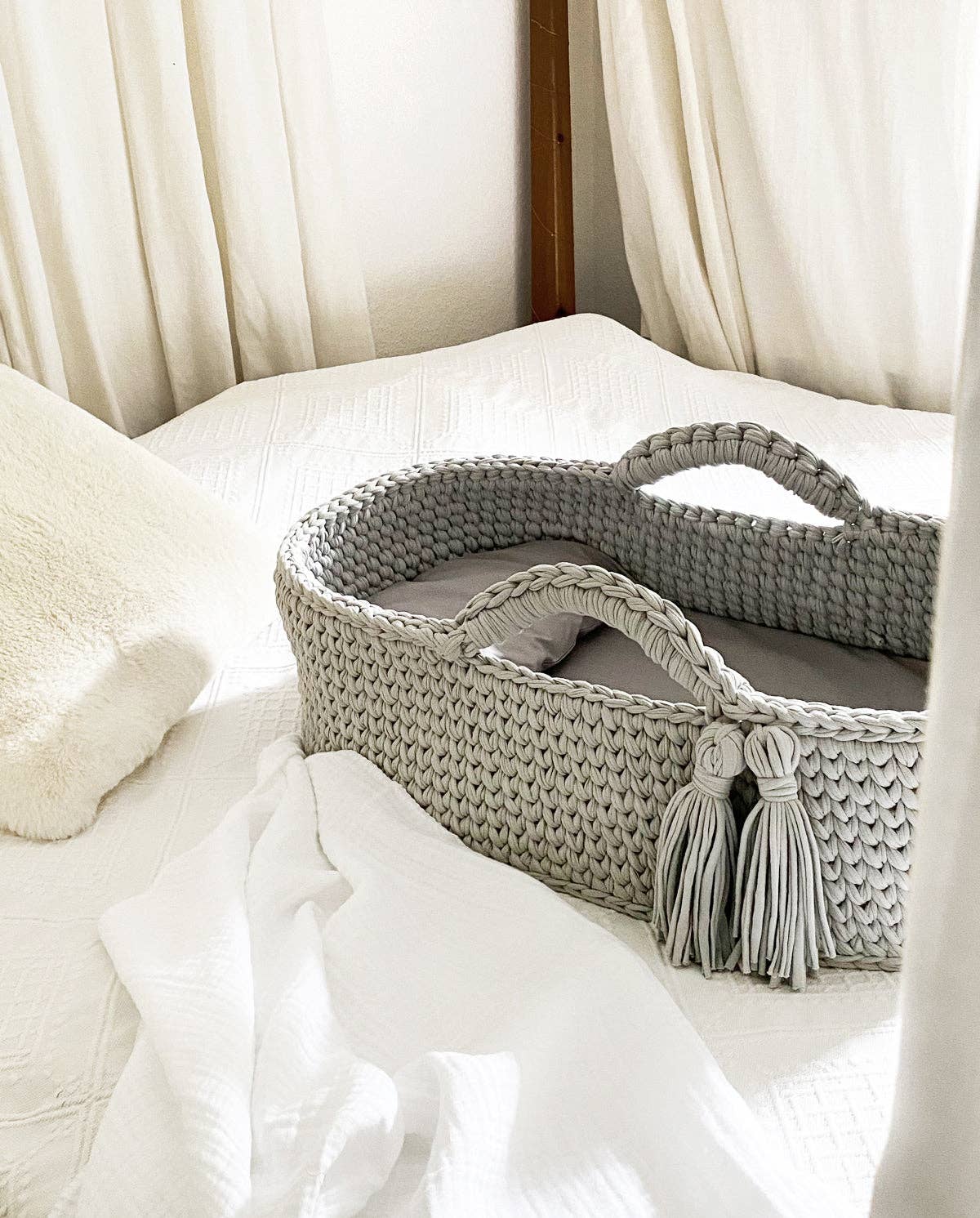 Baby Baskety Bassinet - Moon Grey