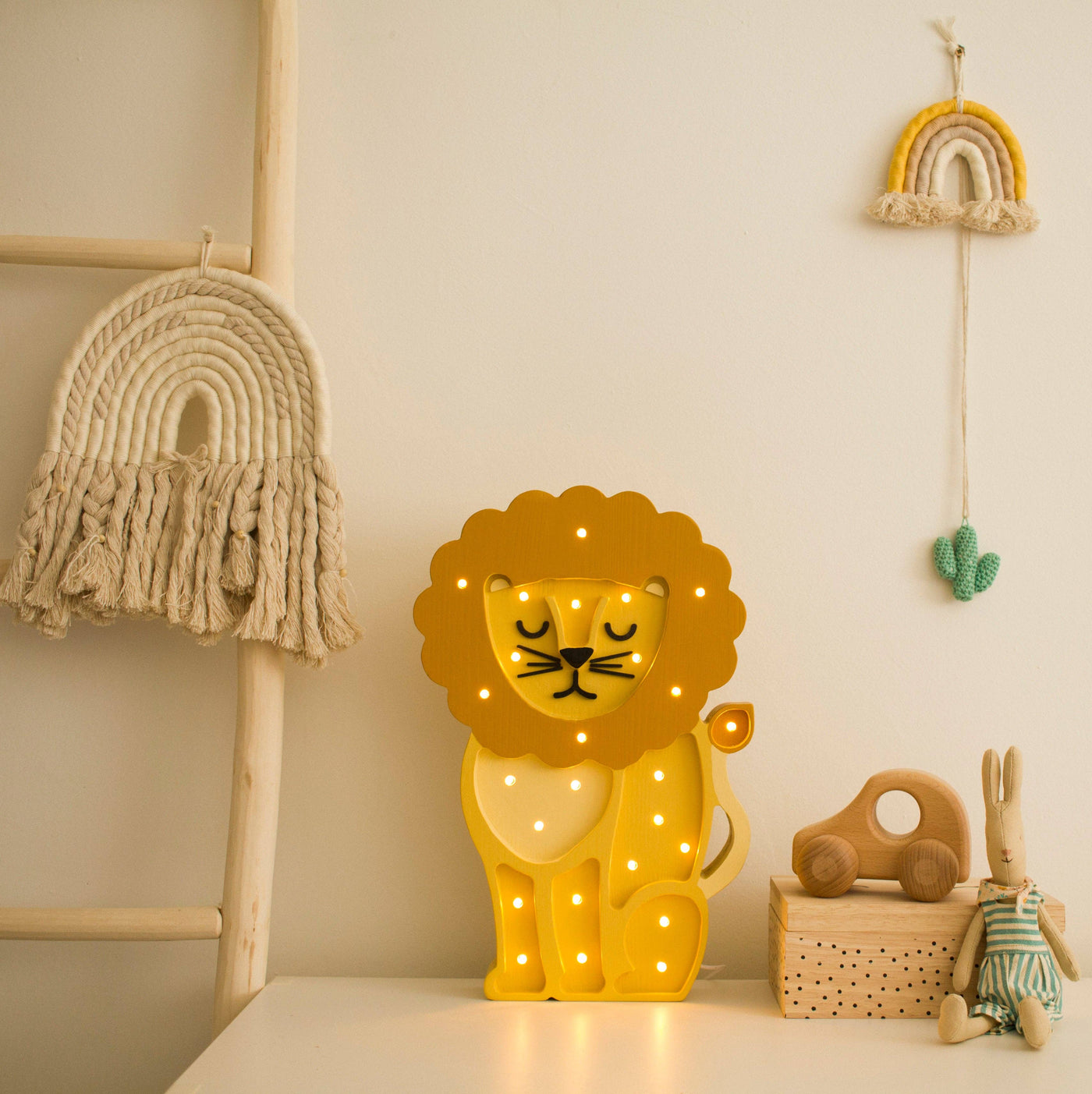 Lion Lamp - Yellow