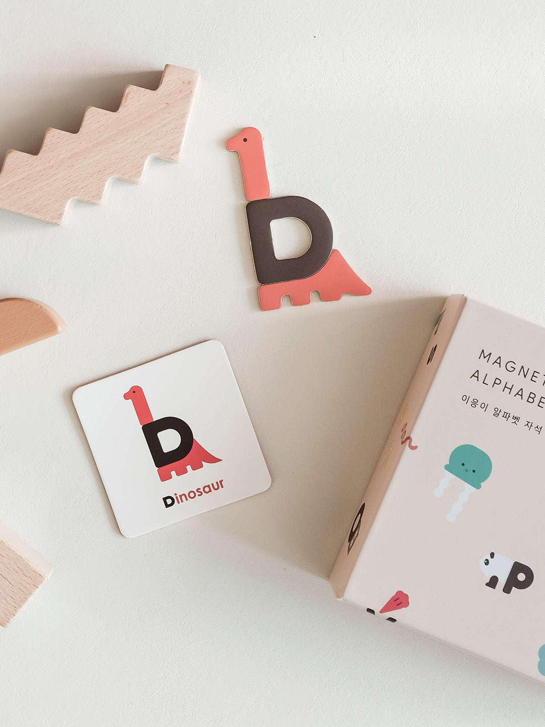Oioiooi alphabet cards and magnetic pieces