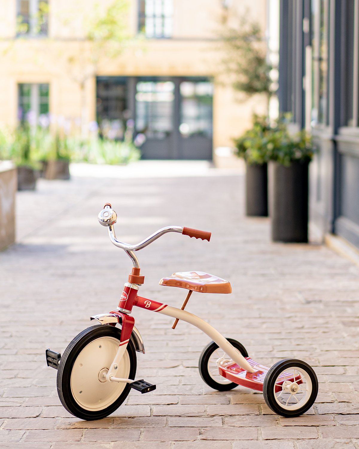 Ride-on Vintage Red Tricycle