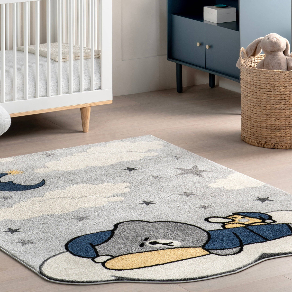 Ryder Sleeping Bear Rug, Light Grey, 8 by 10 ft