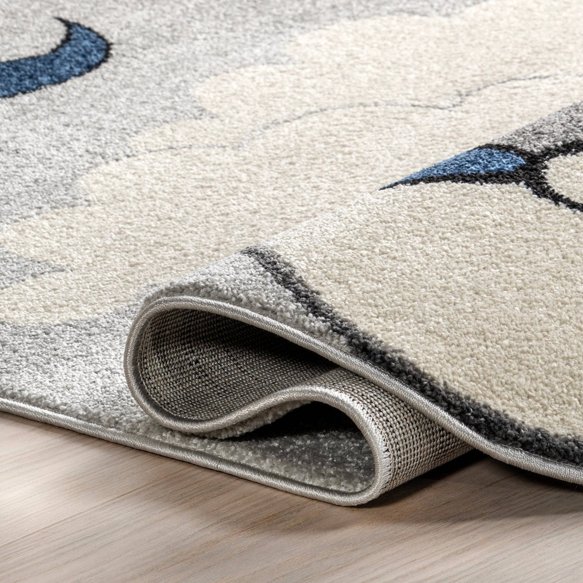 Ryder Sleeping Bear Rug, Light Grey, 8 by 10 ft