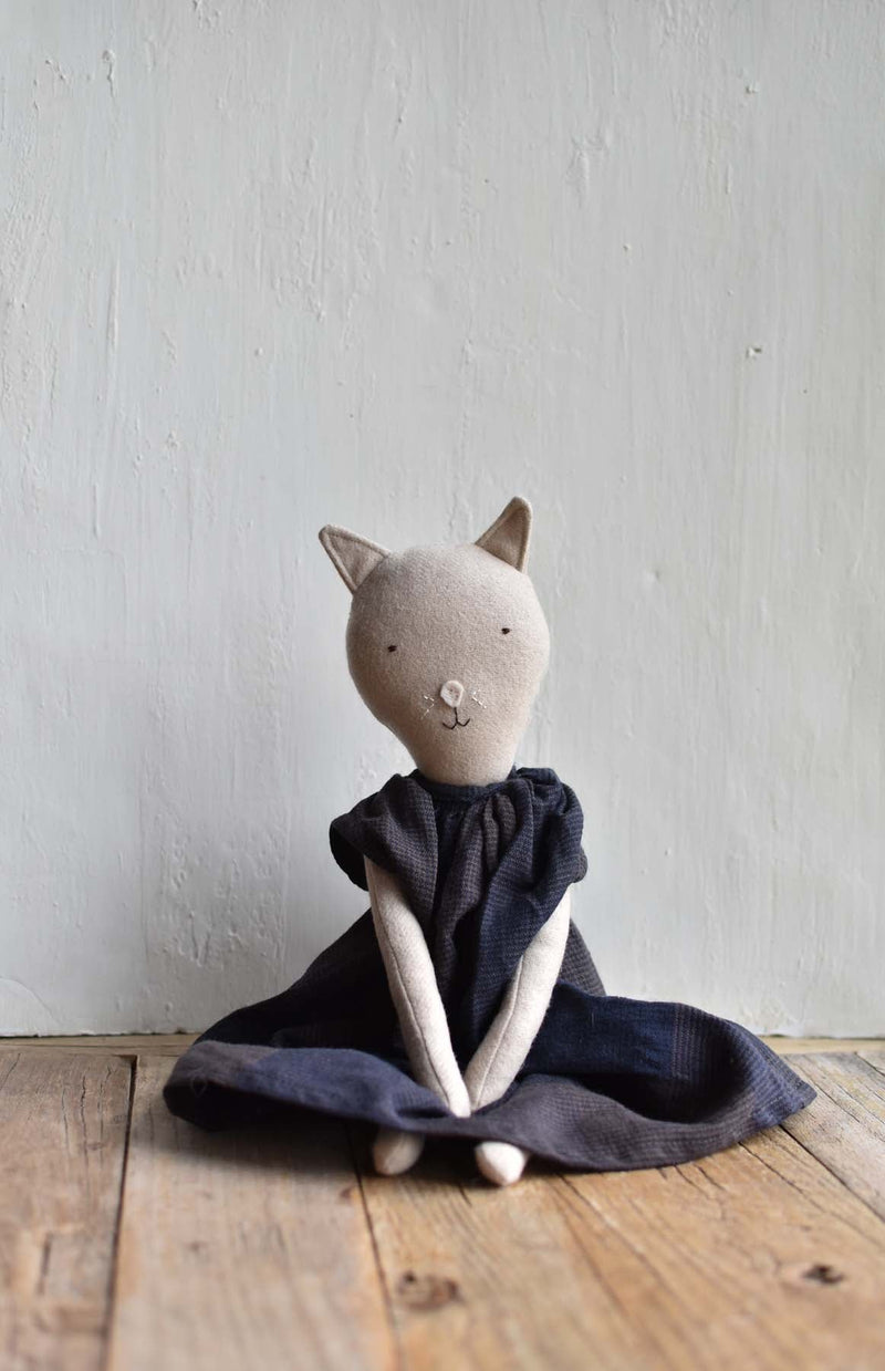 Mae the Cat Heirloom Wool Doll in Islesboro Plaid Linen Dress