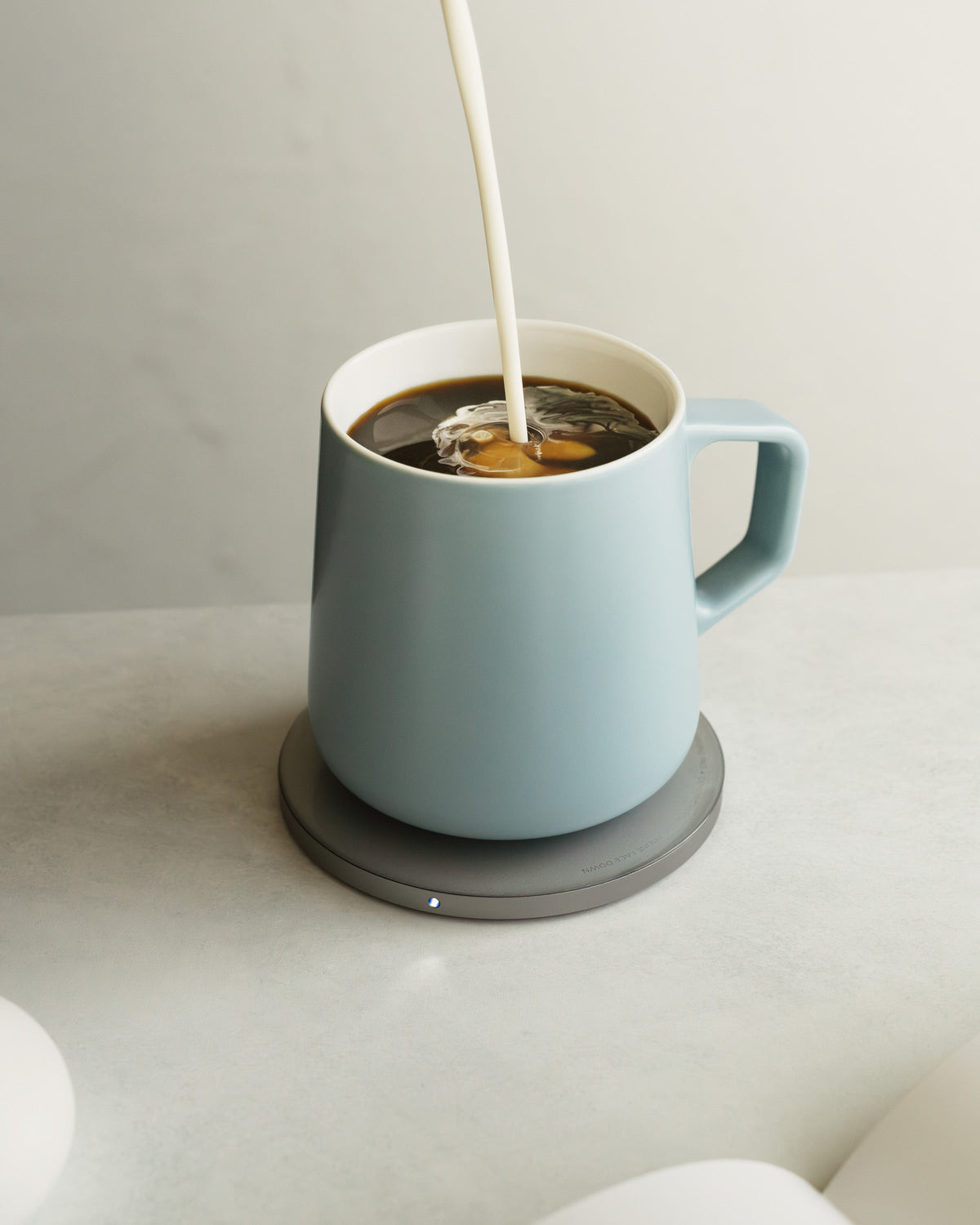 OHOM Neo Self-Heating Mug Set in moonmist blue, with lid