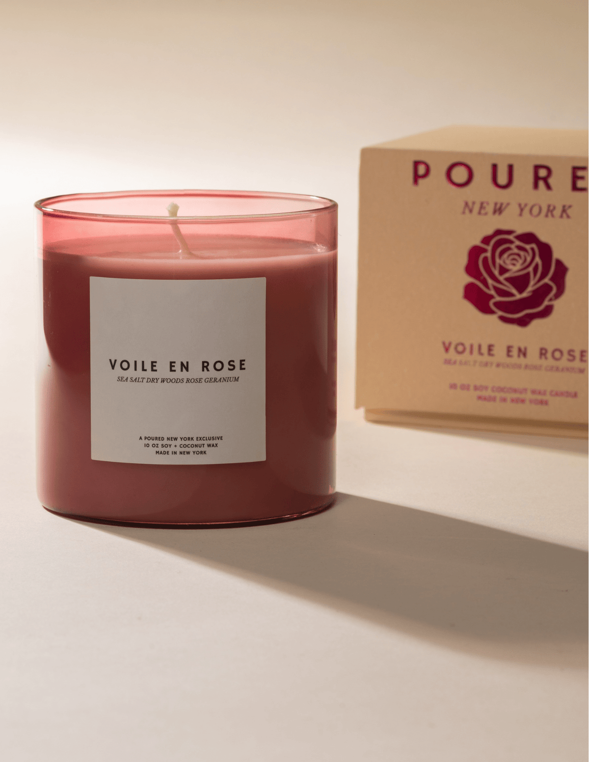 Voile en Rose candle in pink glass with its printed box