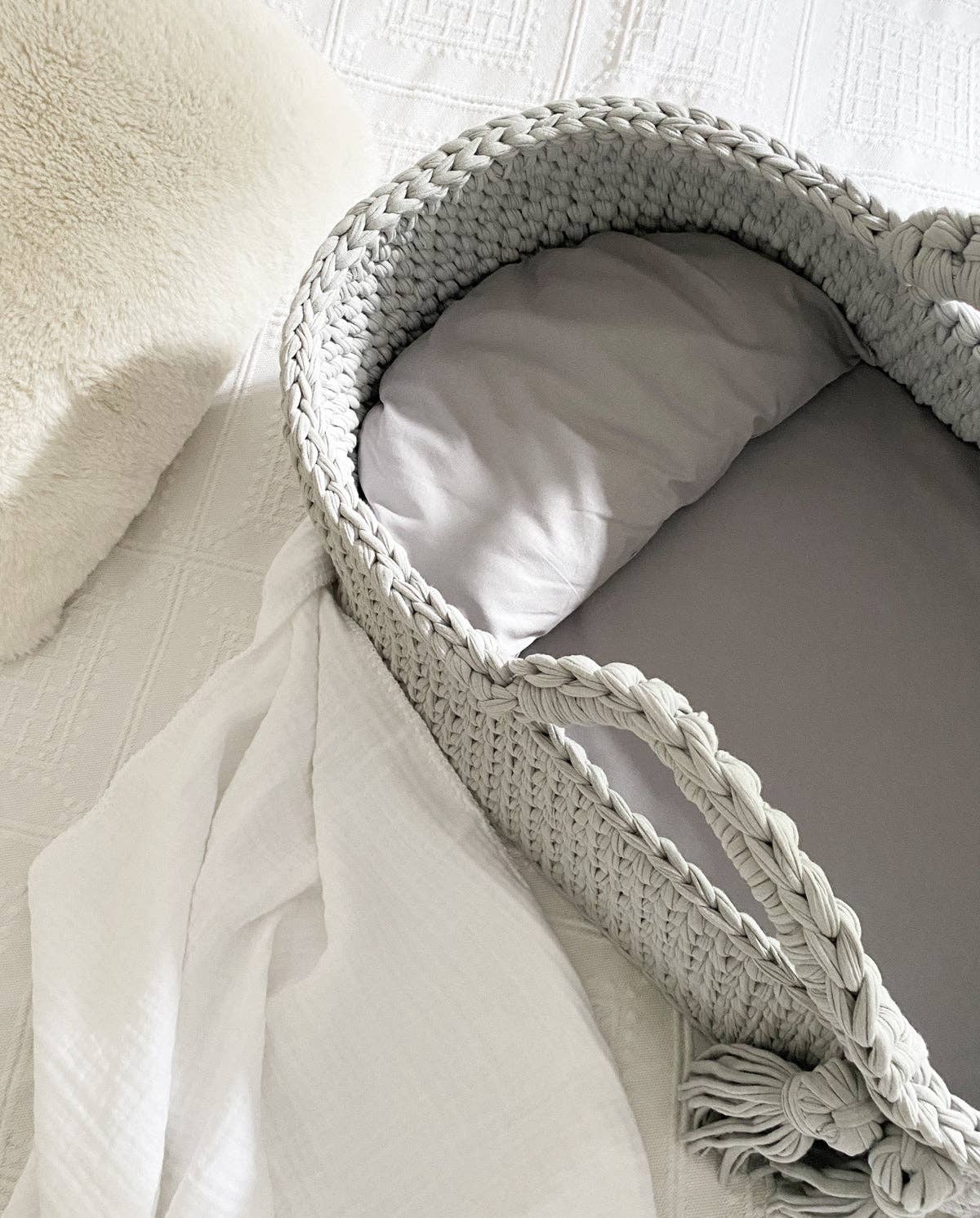 Baby Baskety Bassinet - Moon Grey