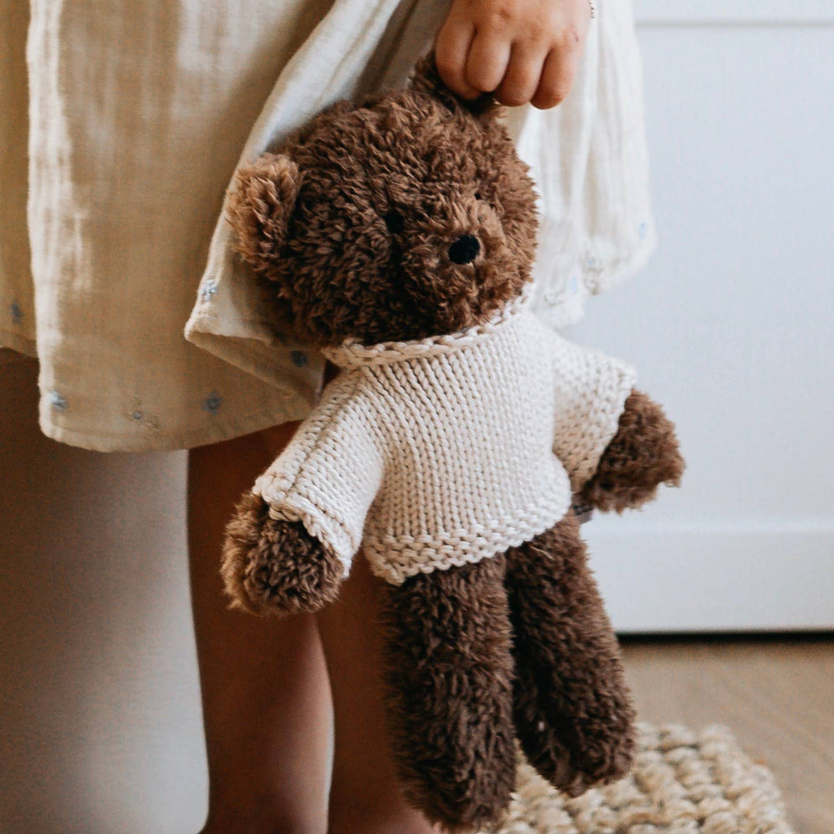 Milo Bear, Medium